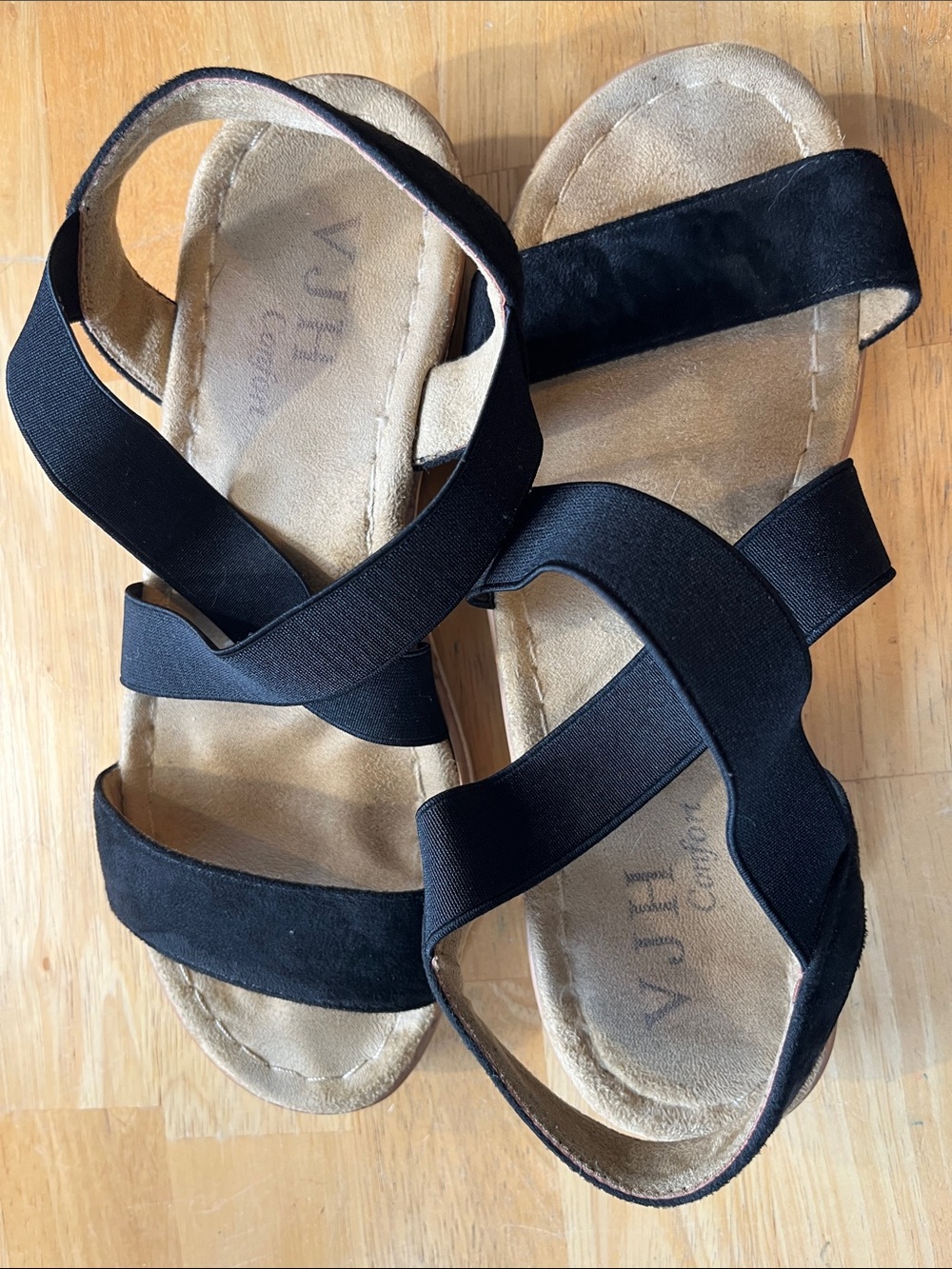 VJH Confort Black Elastic Crossover Sandals